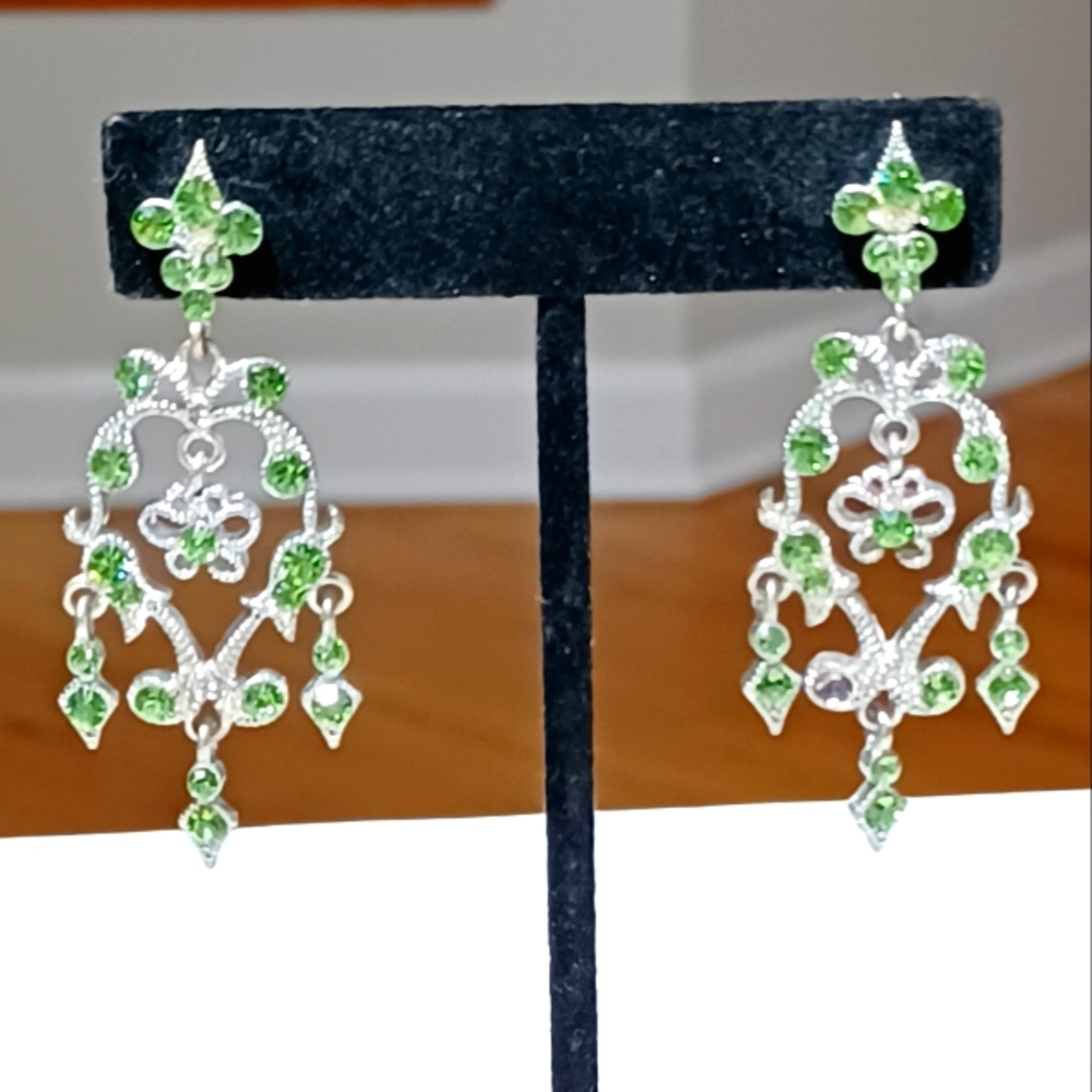 GREEN SILVER CHANDELIER GEMSTONE EARRINGS